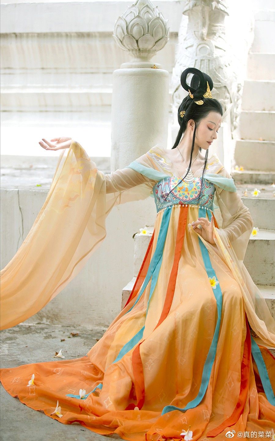 Embracing Tradition:The New Wave of Qipao Skirts in 2023 Embracing Tradition:The New Wave of Qipao Skirts in 2023