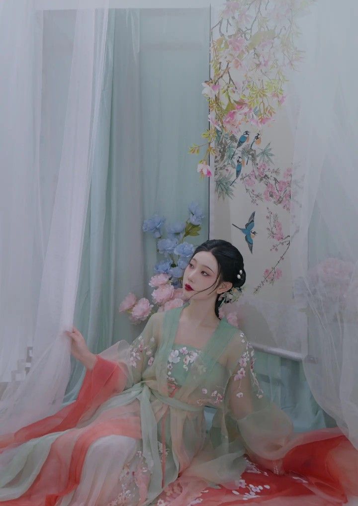 The Green Checkered Qipao:Embracing Traditional Elegance with a Modern Twist The Green Checkered Qipao:Embracing Traditional Elegance with a Modern Twist