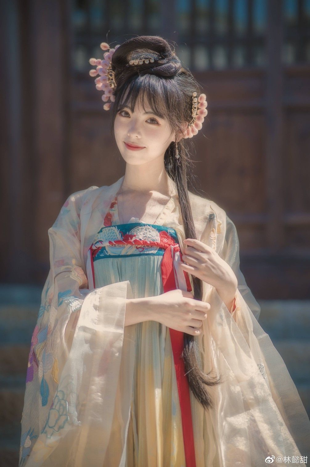 Green Jewelry Accessories in Hanfu Fashion:The Charm of Hanfu Necklaces with a Green Touch Green Jewelry Accessories in Hanfu Fashion:The Charm of Hanfu Necklaces with a Green Touch