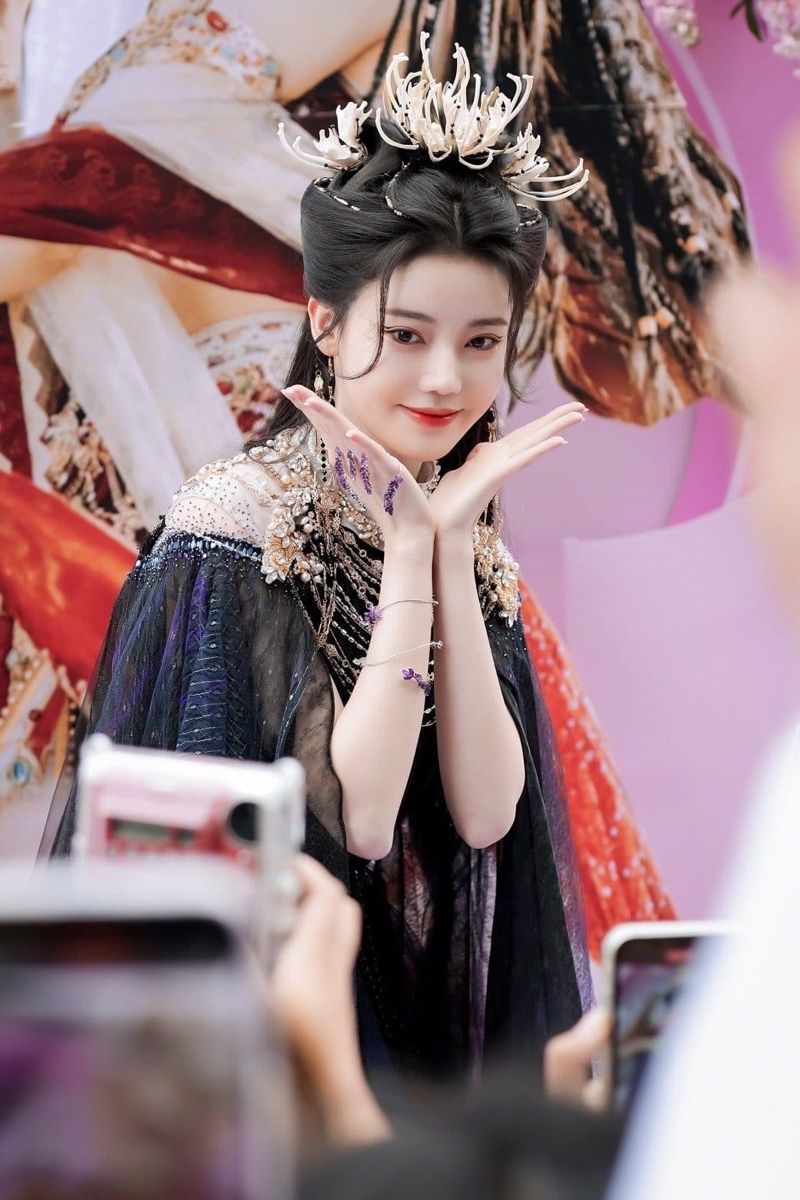 Double Life Lover III:The Revival of Hanfu Fashion in Modern Times Double Life Lover III:The Revival of Hanfu Fashion in Modern Times
