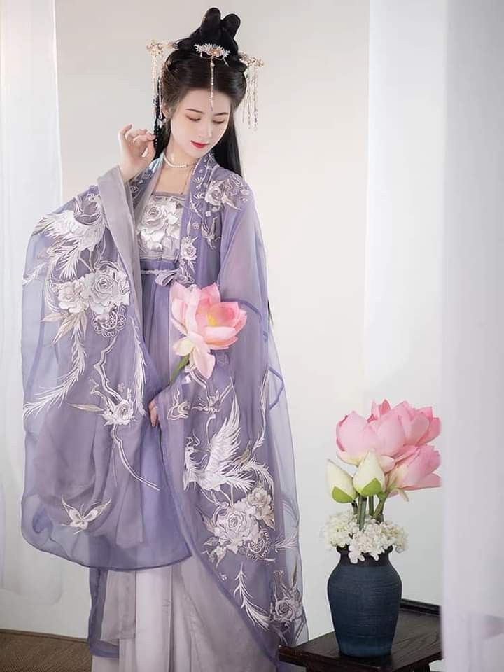 Embracing the New Chinese Style:A Tang-Inspired Couples Fashion Embracing the New Chinese Style:A Tang-Inspired Couples Fashion