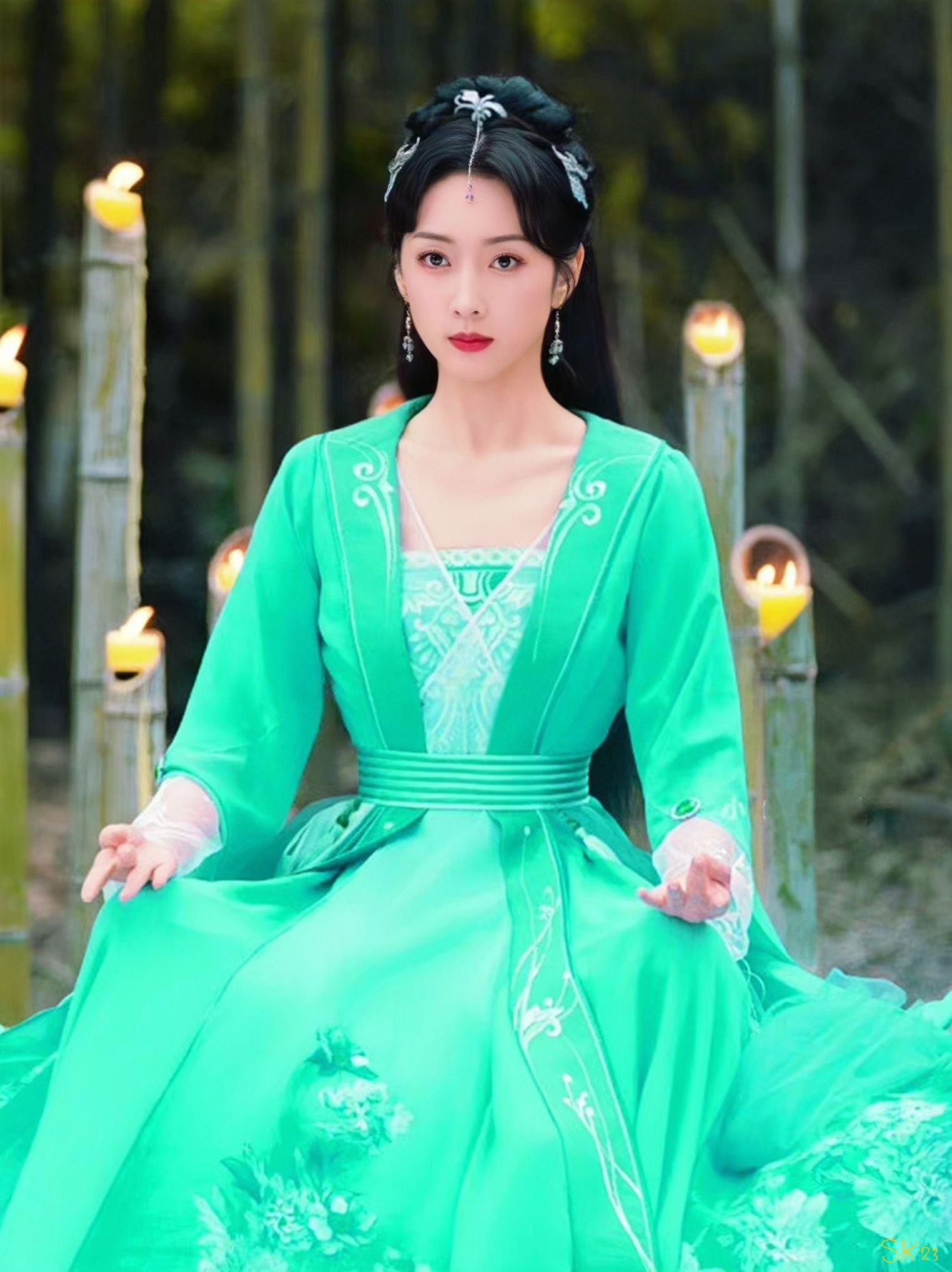 Traditional Tang Suit for Summer:A Fashionable Womens Ensemble Traditional Tang Suit for Summer:A Fashionable Womens Ensemble