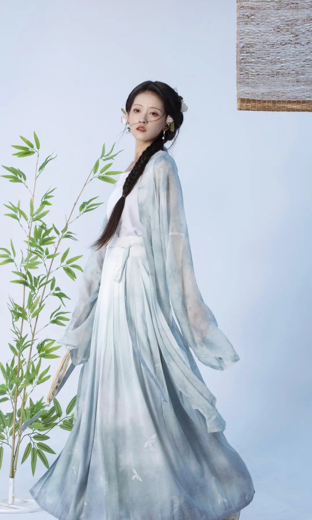 Embracing Modernity in Traditional Splendor:The Evolution of Hongyun阁s Qipao in Suzhou Embracing Modernity in Traditional Splendor:The Evolution of Hongyun阁s Qipao in Suzhou