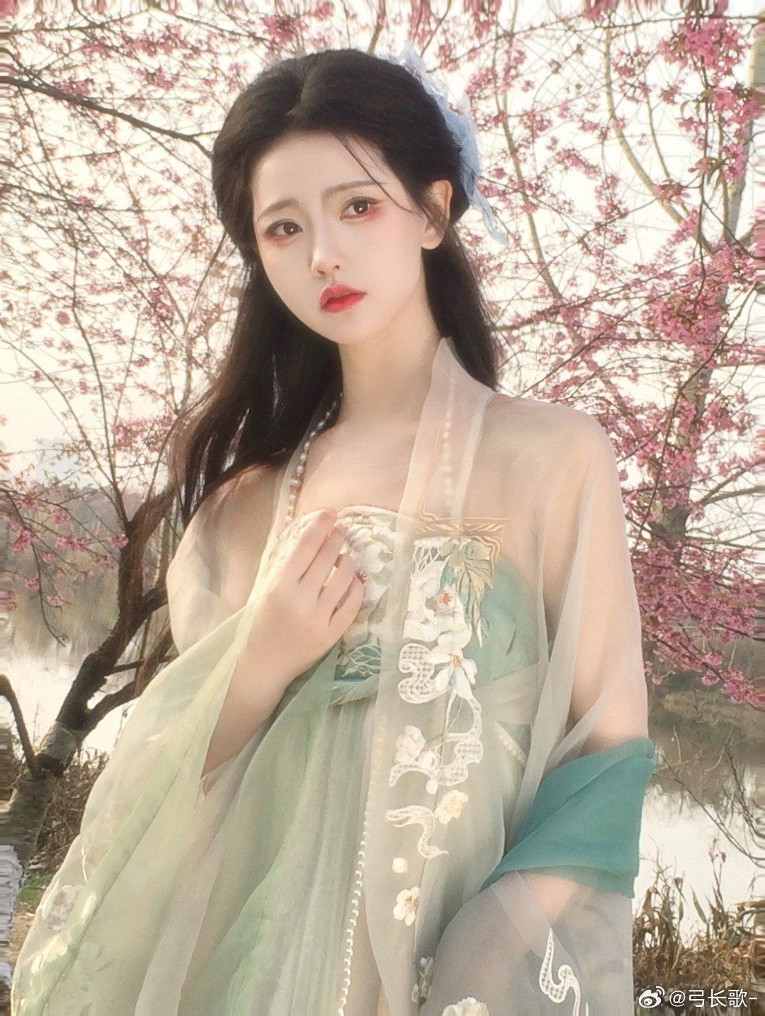 Red A-line Cheongsam Skirt:A Traditional Beauty in Modern Vogue Red A-line Cheongsam Skirt:A Traditional Beauty in Modern Vogue