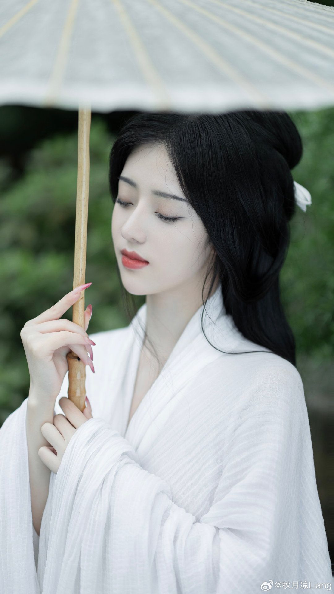 Oceanic Elegance:The Revival of Hanfu Qiyao in Modern Times Oceanic Elegance:The Revival of Hanfu Qiyao in Modern Times