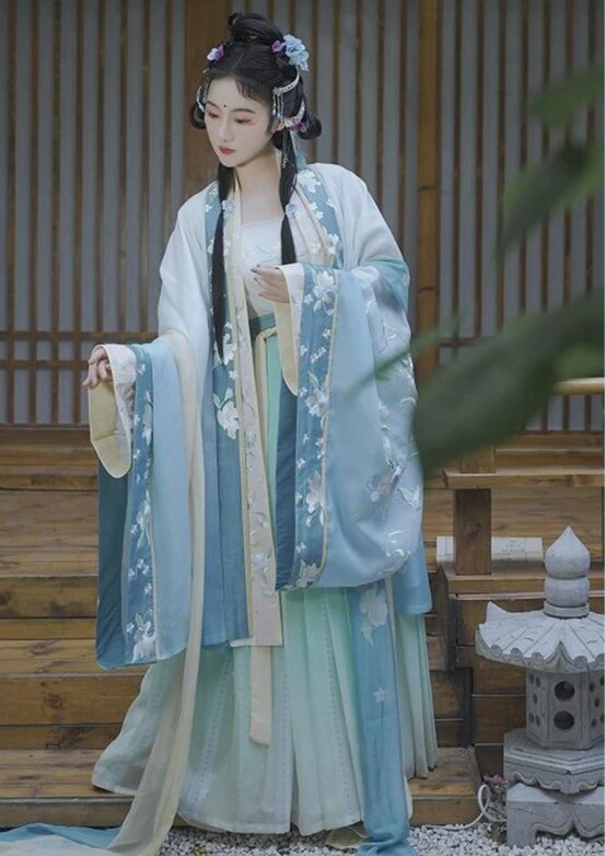 The Versatility of Hanfu Fashion:Unlocking the Traditional Charm for Modern Wear The Versatility of Hanfu Fashion:Unlocking the Traditional Charm for Modern Wear