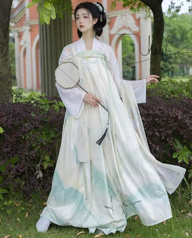 Chinese-Style Fairylike Hanfu Dress for Girl Child:A Glimpse into Traditional Elegance Chinese-Style Fairylike Hanfu Dress for Girl Child:A Glimpse into Traditional Elegance
