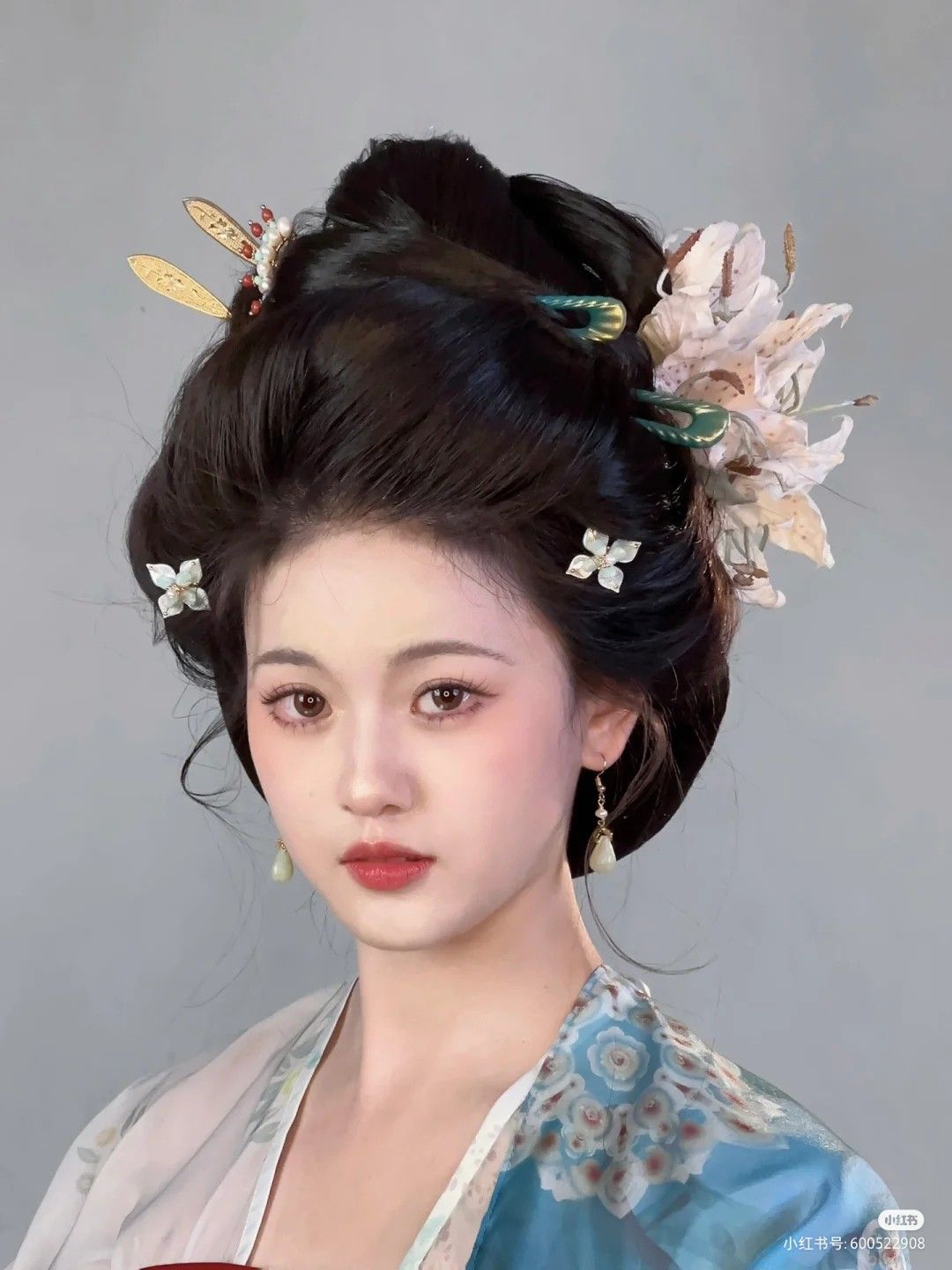 The Journey of a Young Girl in Traditional Chinese Splendor:The Story of Ni Shangs Hanfu Journey The Journey of a Young Girl in Traditional Chinese Splendor:The Story of Ni Shangs Hanfu Journey