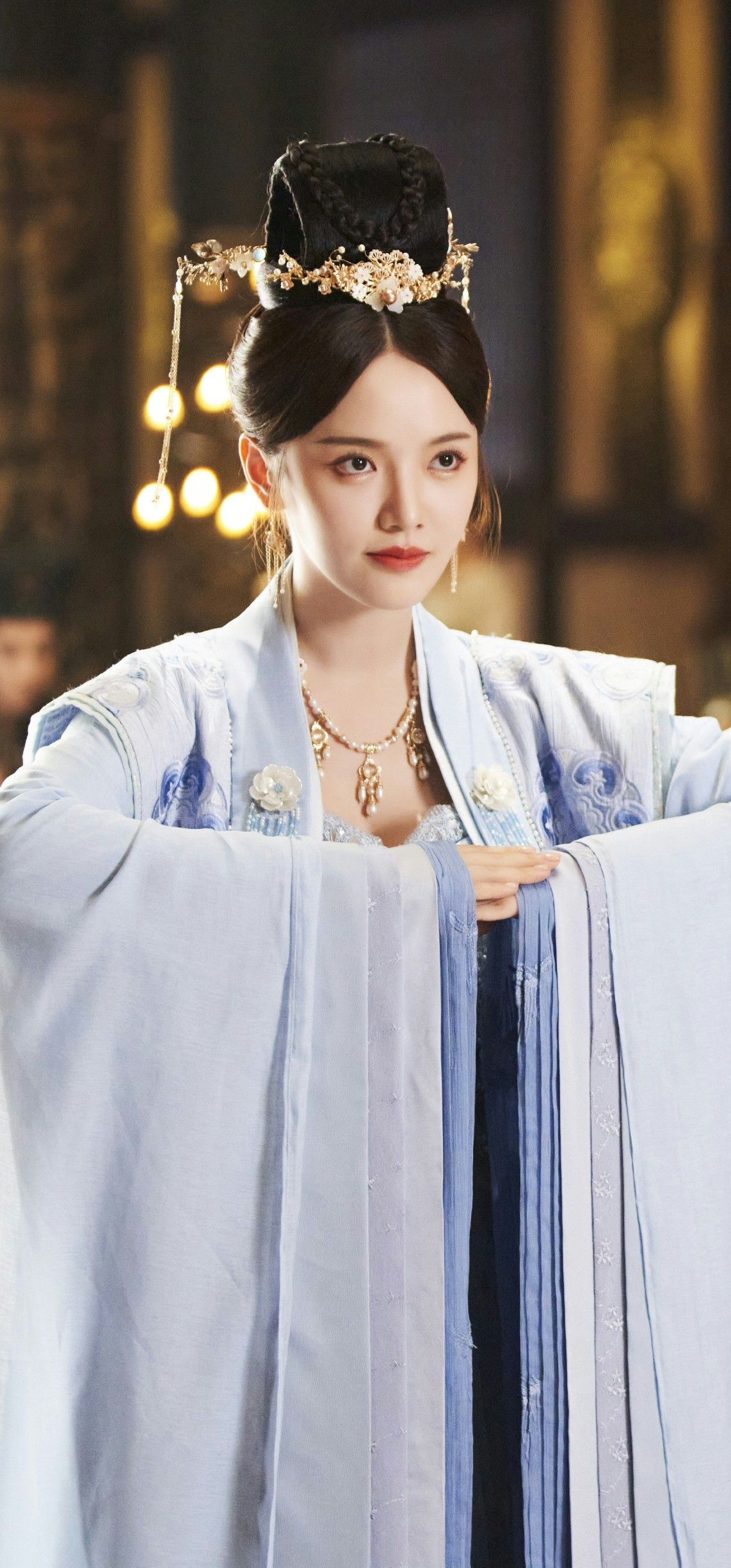 Embracing the New Neo-Chinese Cheongsam:The Evolution of Waist-Cinching Styling Embracing the New Neo-Chinese Cheongsam:The Evolution of Waist-Cinching Styling