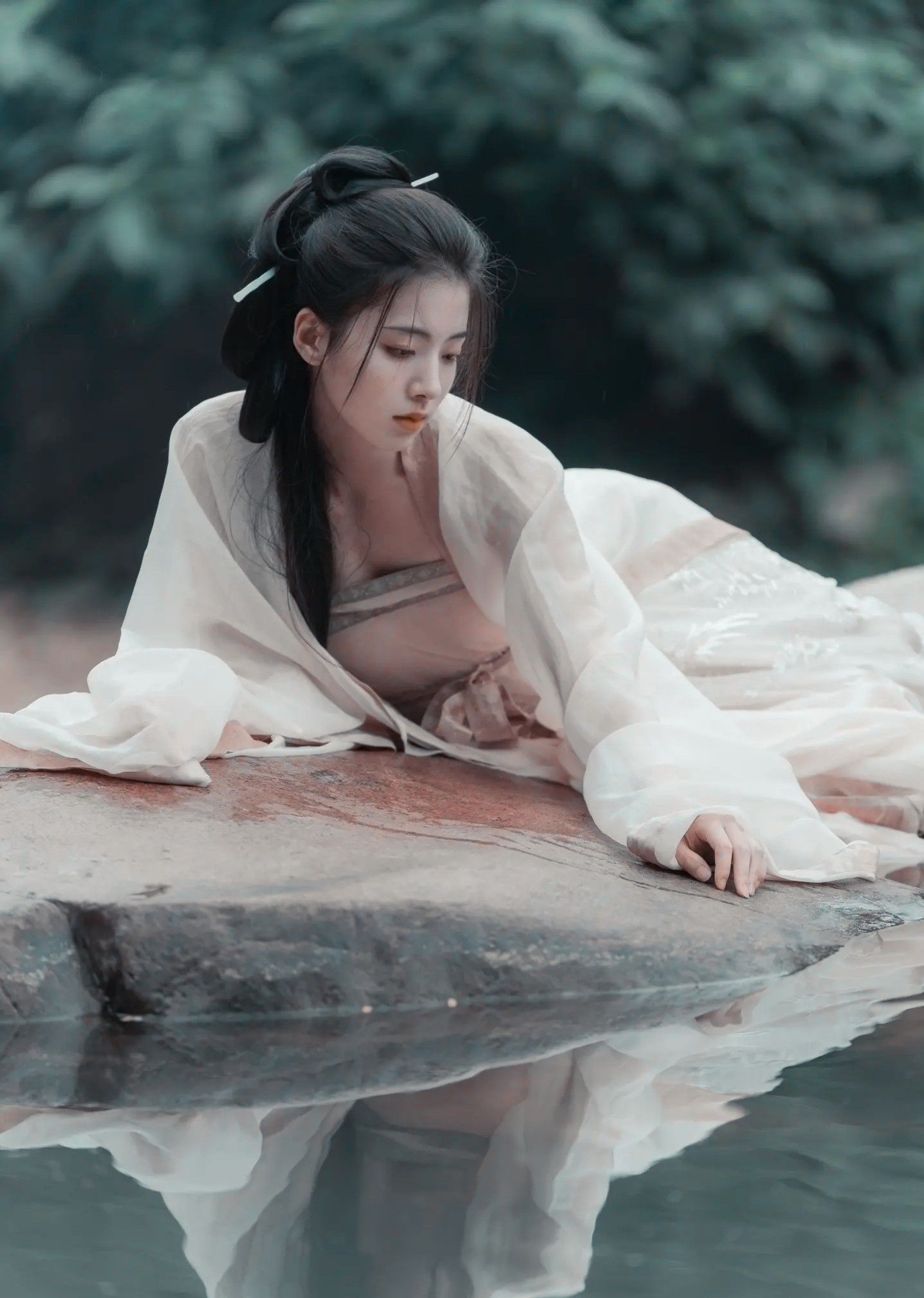 Flax Cheongsam Skirt:The Pure Beauty of Natural亚麻的魅力,亚麻旗袍裙的纯朴之美 Flax Cheongsam Skirt:The Pure Beauty of Natural亚麻的魅力,亚麻旗袍裙的纯朴之美