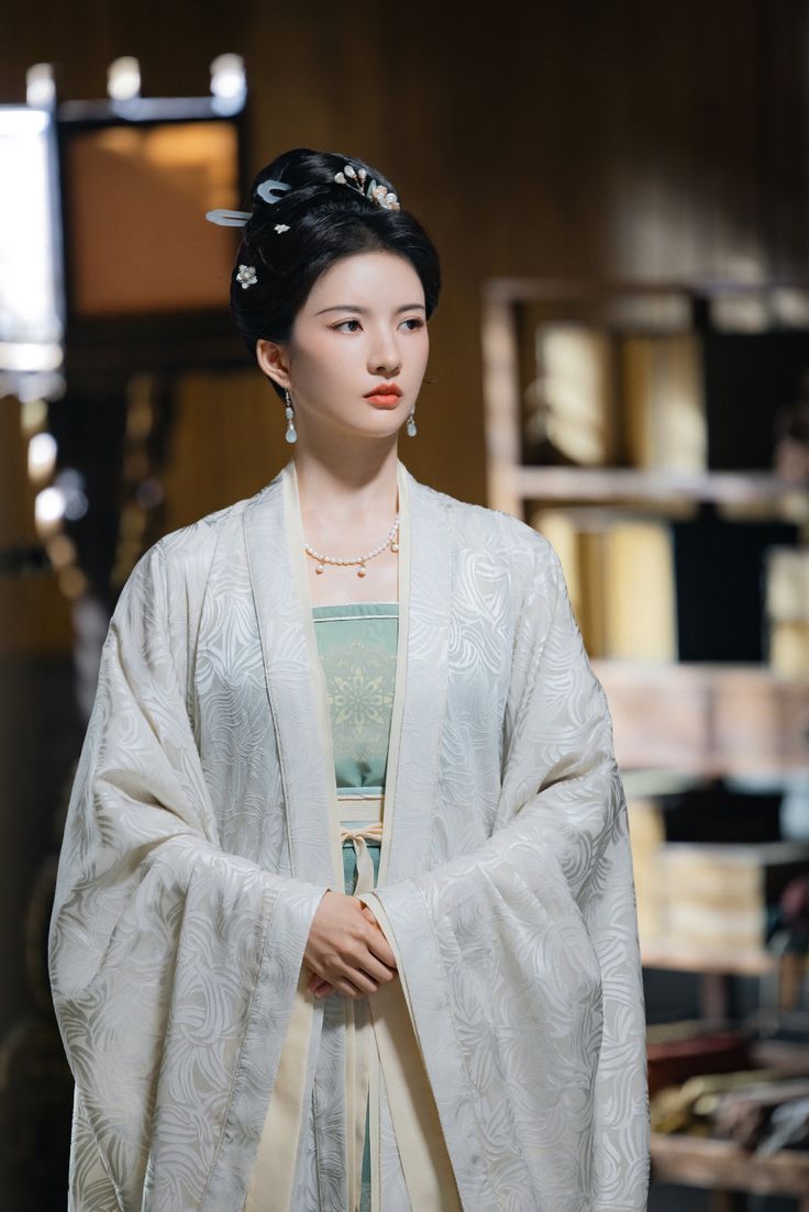 The Dawn of Green Cheongsam:Embracing the Elegance of Eco-Friendly Fashion The Dawn of Green Cheongsam:Embracing the Elegance of Eco-Friendly Fashion