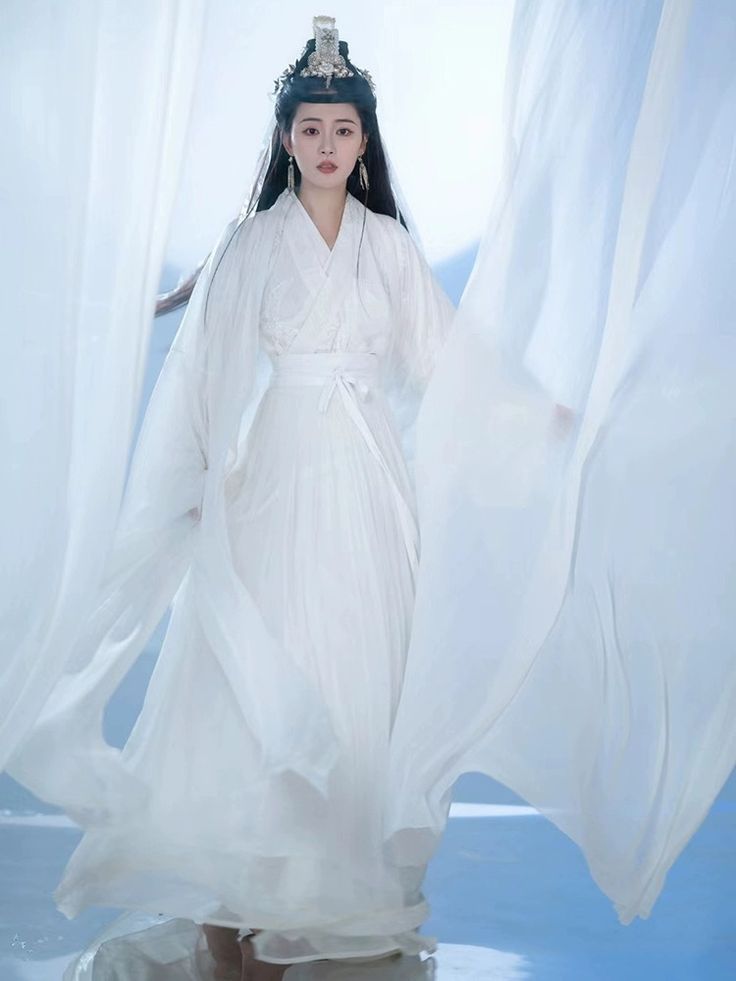 Elegance Redefined:The Linglong Jiao Cheongsam Elegance Redefined:The Linglong Jiao Cheongsam