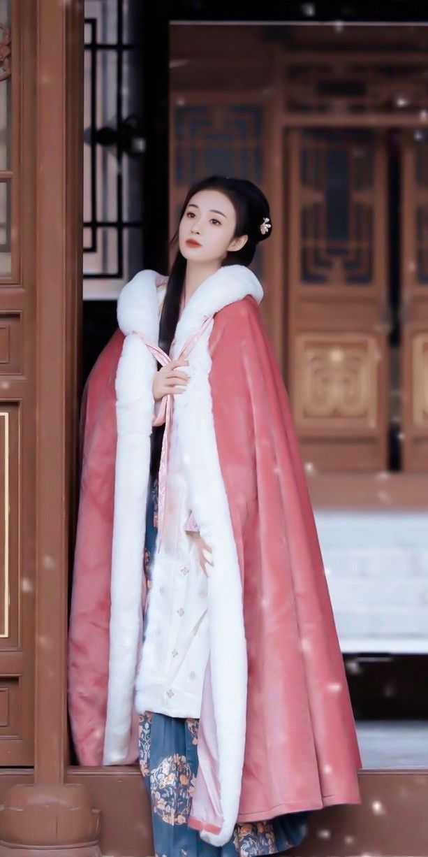 The Noble Elegance of Warlords Wife in Cheongsam The Noble Elegance of Warlords Wife in Cheongsam