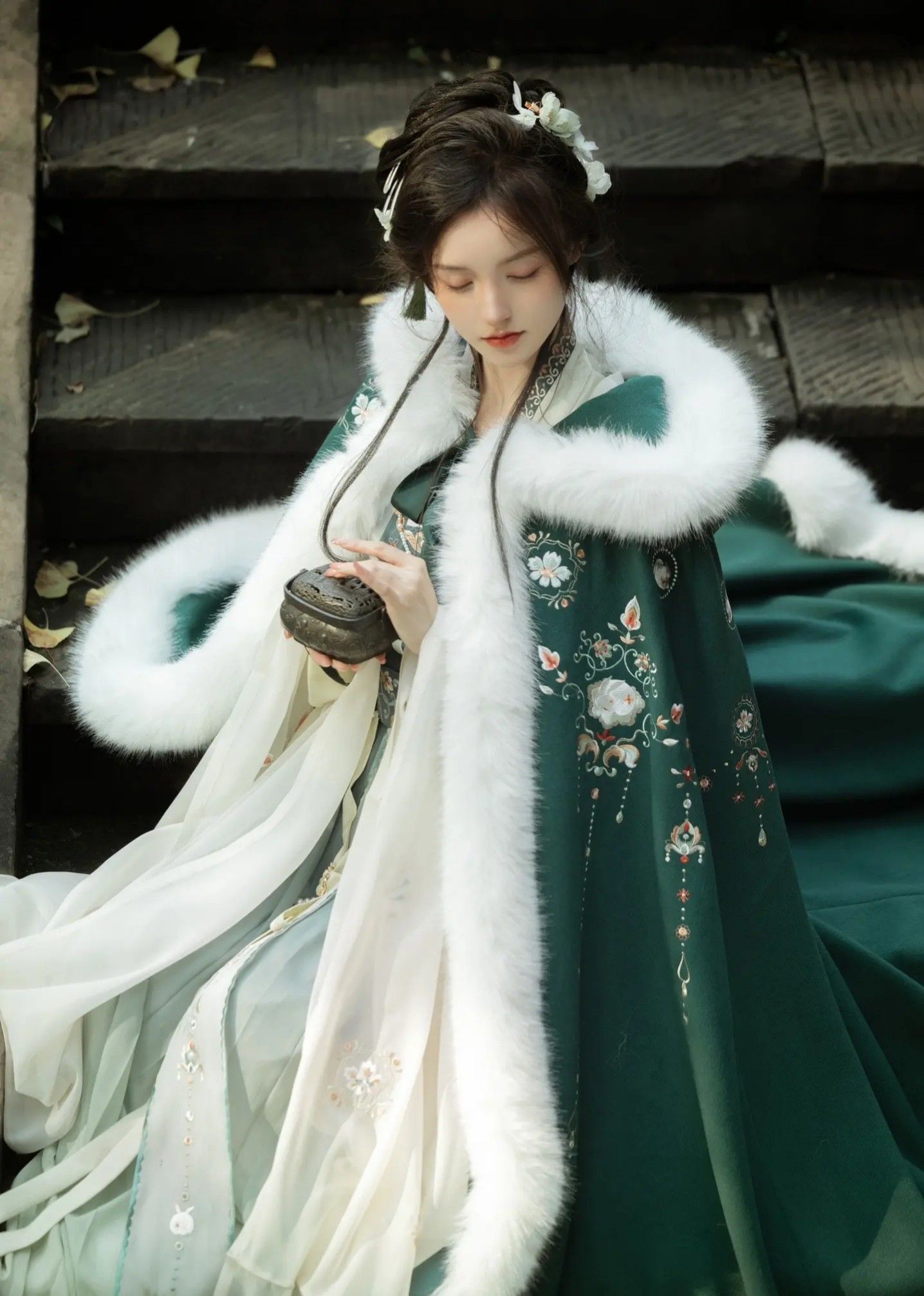 The Splendor of Tang-Style Round-Collar Hanfu:A Journey into Ancient Chinese Costume The Splendor of Tang-Style Round-Collar Hanfu:A Journey into Ancient Chinese Costume