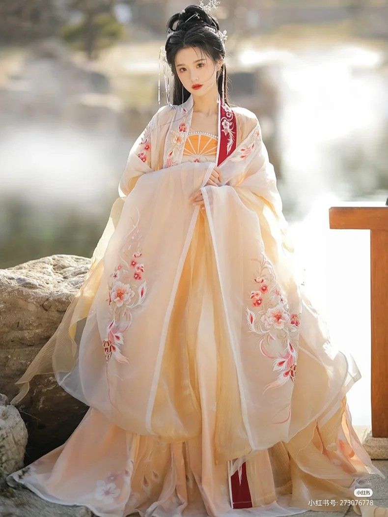 The Intricate Charm of Cheongsams Button Placket The Intricate Charm of Cheongsams Button Placket