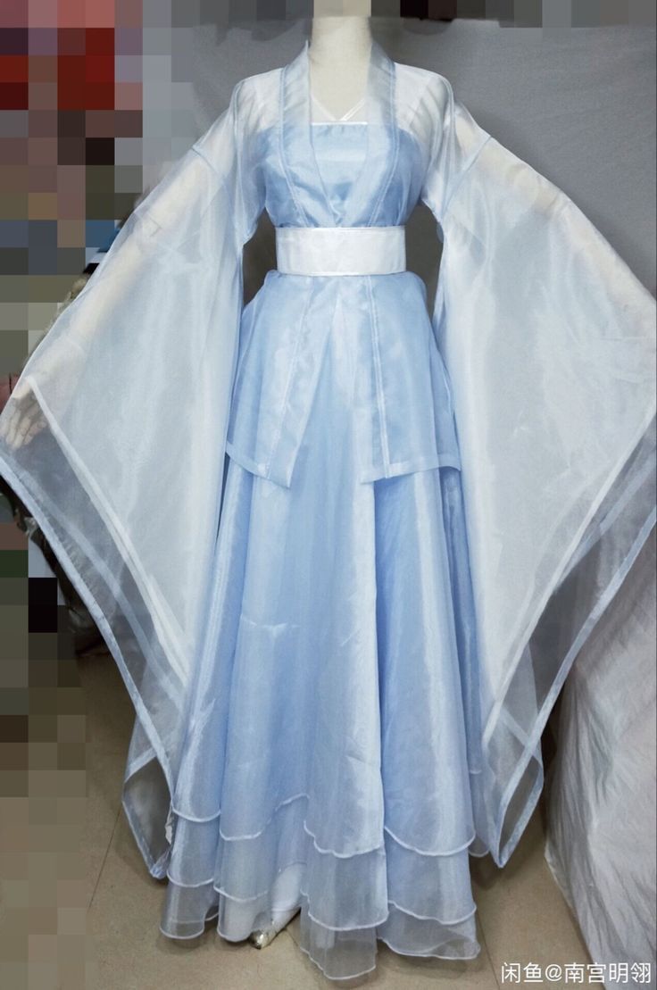 Summer in Ancient Hanfu Fashion:A Junior High School Girls Journey Summer in Ancient Hanfu Fashion:A Junior High School Girls Journey
