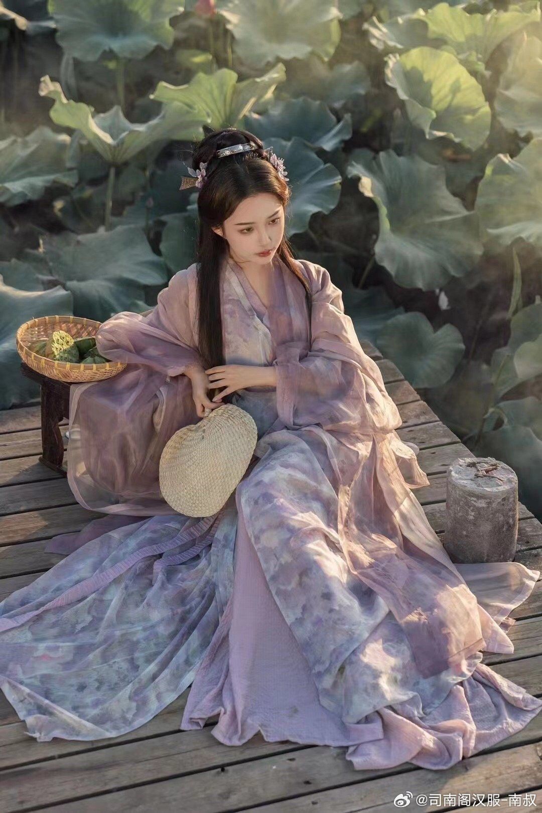The Allure of Silk Cheongsam for Women in Their 40s and 50s The Allure of Silk Cheongsam for Women in Their 40s and 50s