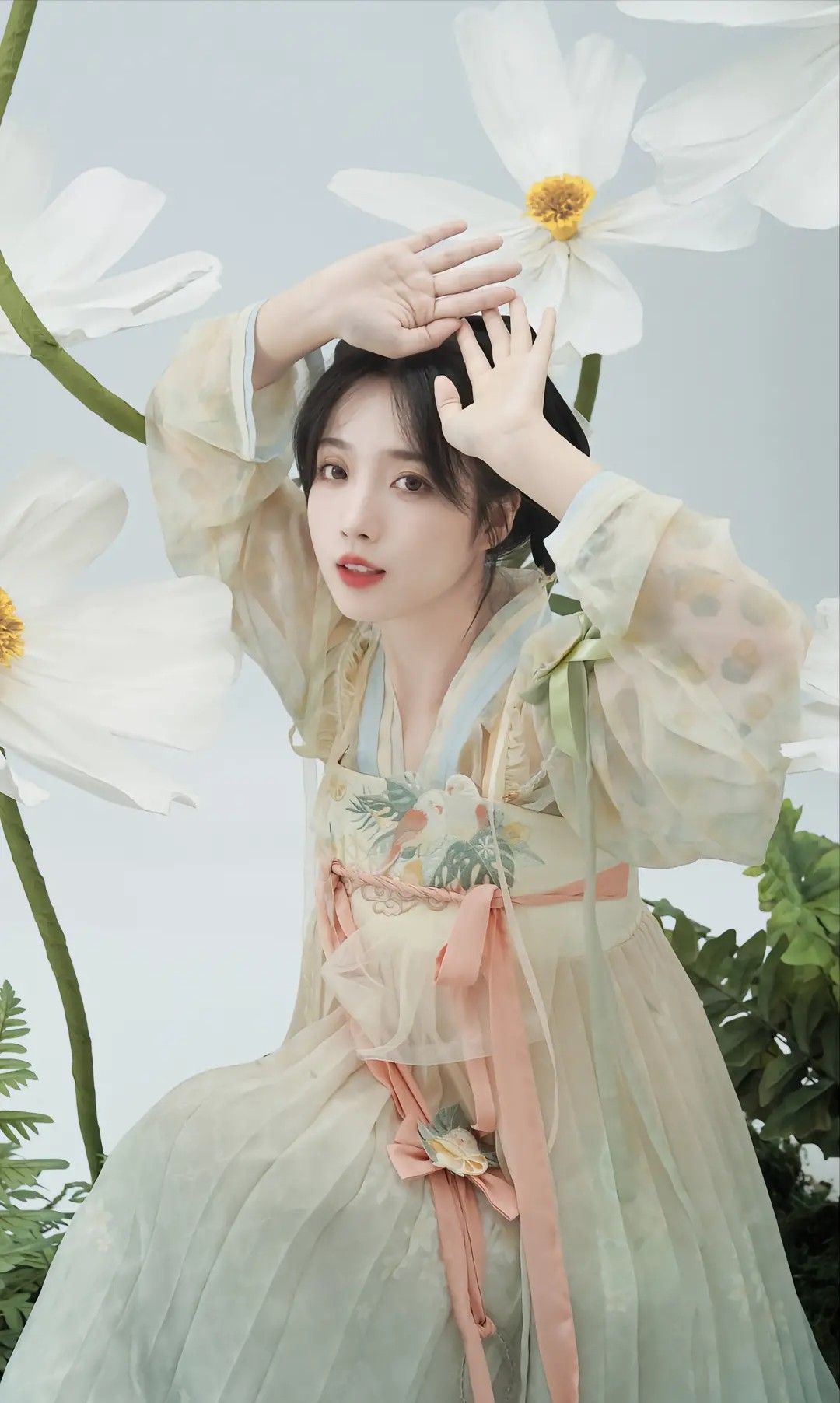 The Blooming Splendor of Hanfu:A Review on the Style of Hua Jian Ling The Blooming Splendor of Hanfu:A Review on the Style of Hua Jian Ling