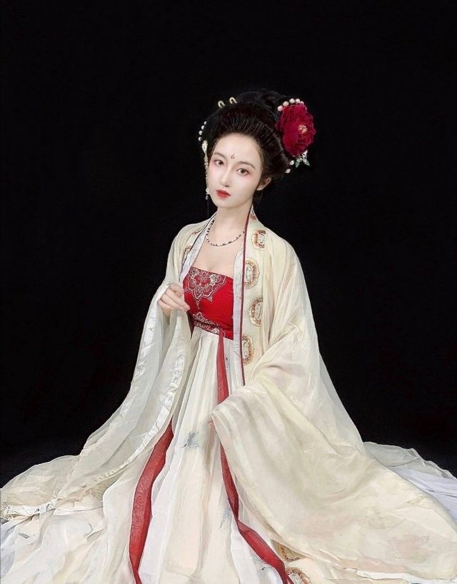 Childrens Hanfu Dress:The Splendor of Spring and Autumn Childrens Hanfu Dress:The Splendor of Spring and Autumn