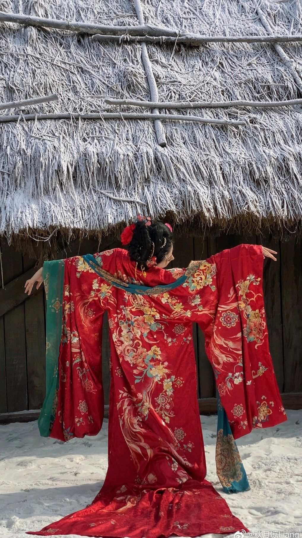 The Authentic Dragon Empress Hanfu and the Flower of the Other Side:The Story of Biàn YìHuā The Authentic Dragon Empress Hanfu and the Flower of the Other Side:The Story of Biàn YìHuā