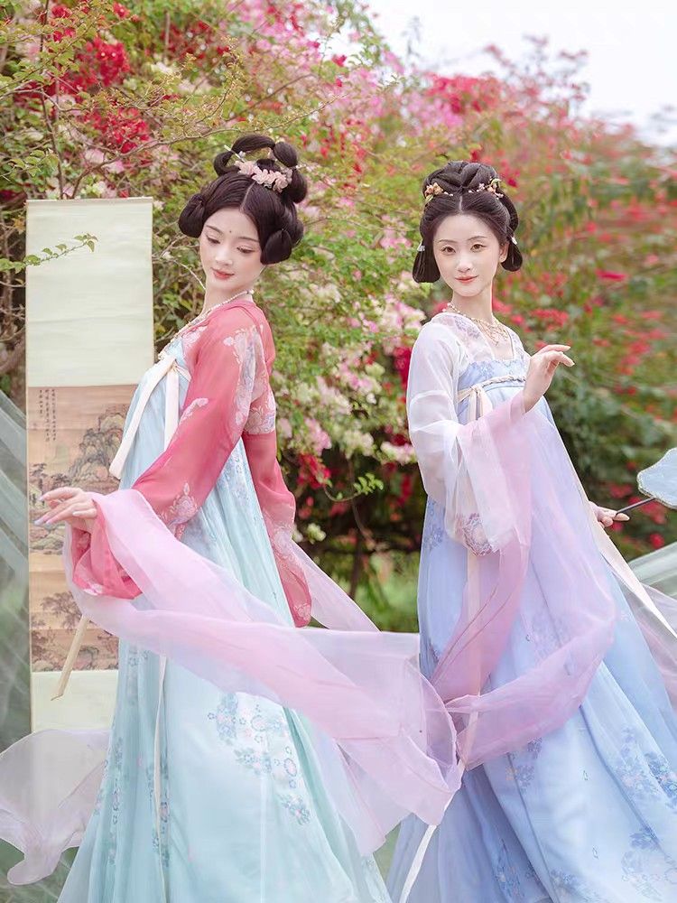 The Evolution of Sleepwear:Traditional Hanfu and Modern Cross-Over Styles The Evolution of Sleepwear:Traditional Hanfu and Modern Cross-Over Styles
