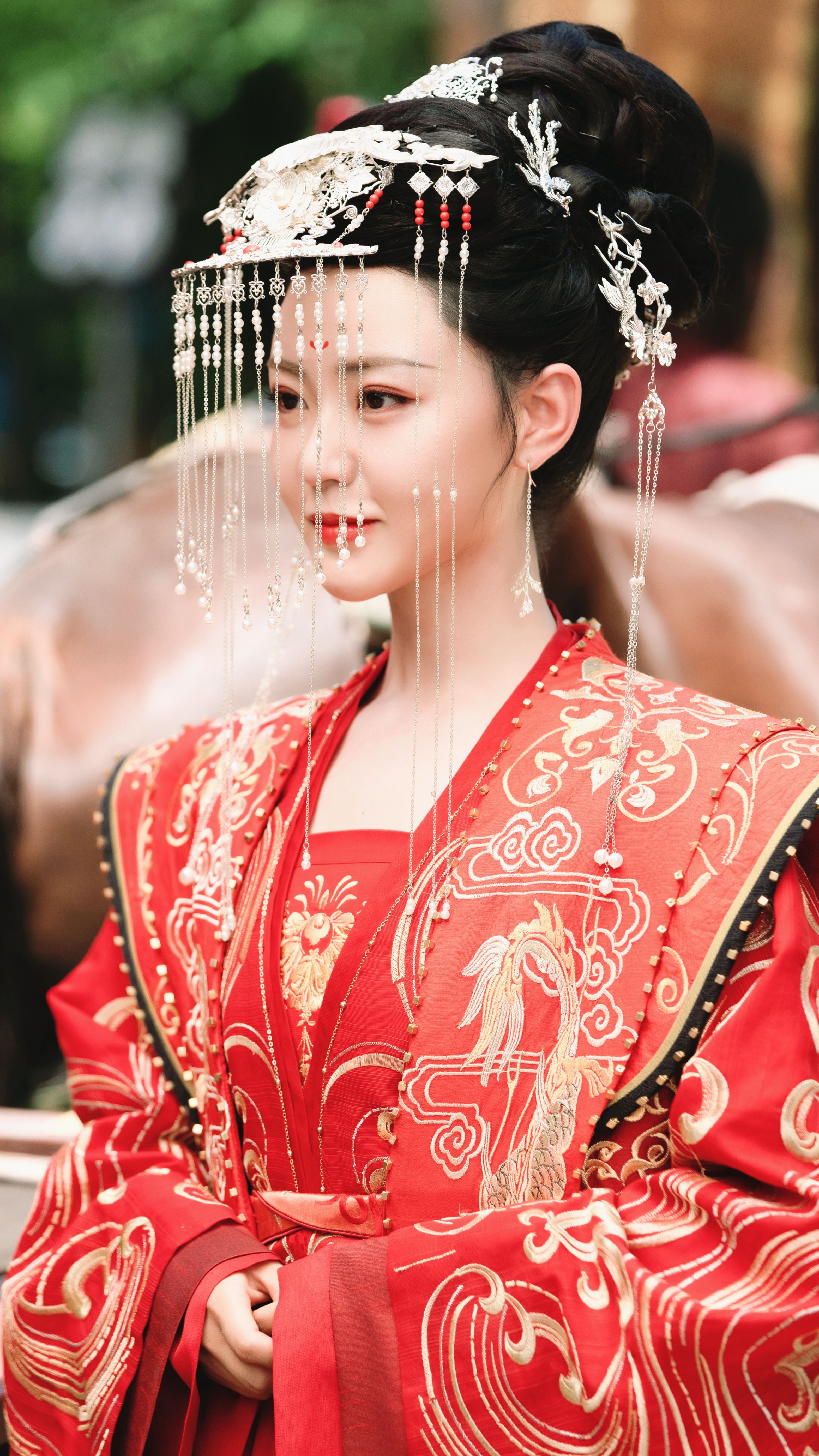 Spicy Lady in Cheongsam and Elegant Maturity Spicy Lady in Cheongsam and Elegant Maturity
