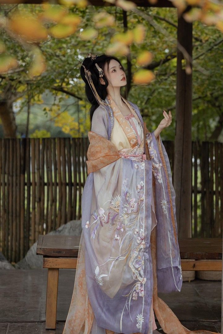 Red Hanfu Dance:Embracing the Beauty of Chinese Heritage in a Dance of Elegance Red Hanfu Dance:Embracing the Beauty of Chinese Heritage in a Dance of Elegance