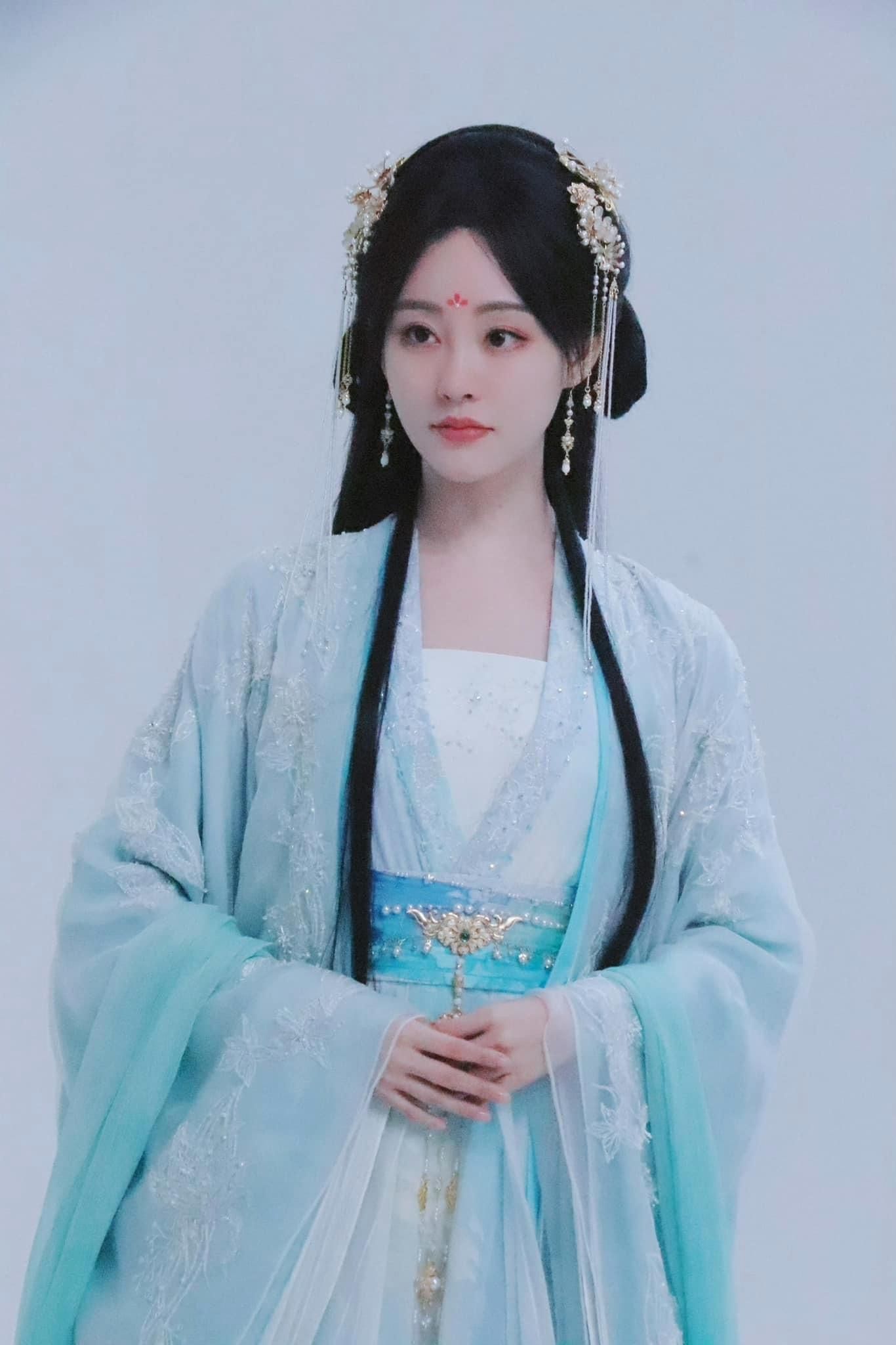 The Rise of Cheongsam Blouses:Embracing the Beauty of Cotton and Linen The Rise of Cheongsam Blouses:Embracing the Beauty of Cotton and Linen