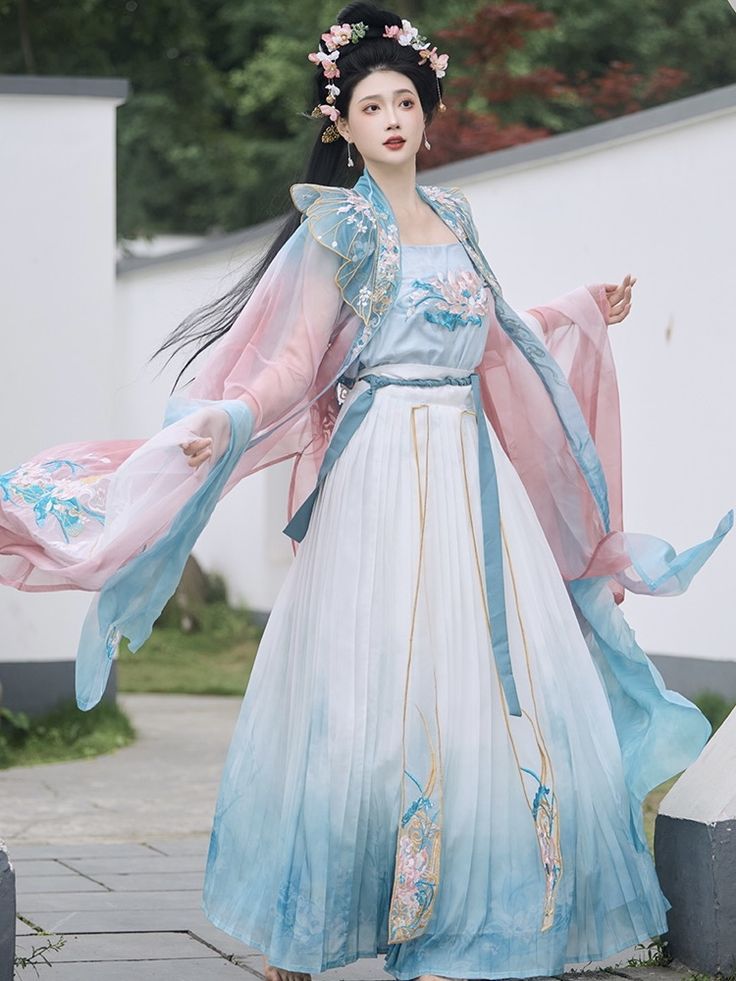 Children in Hanfu Long-sleeved Glory Children in Hanfu Long-sleeved Glory