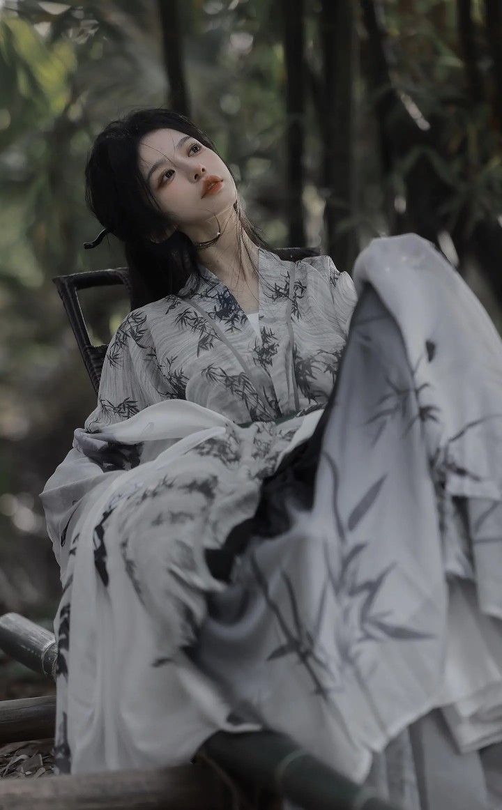 Ancient Elegance for the 6-Year-Old Girl:A Journey into Traditional Chinese Clothing