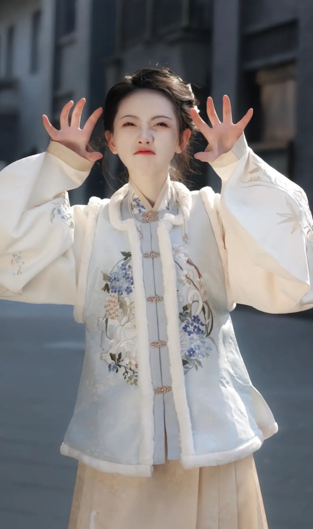 Embracing Traditional Elegance:The New Wave of Chinese-Style Qipao in 2025 Embracing Traditional Elegance:The New Wave of Chinese-Style Qipao in 2025