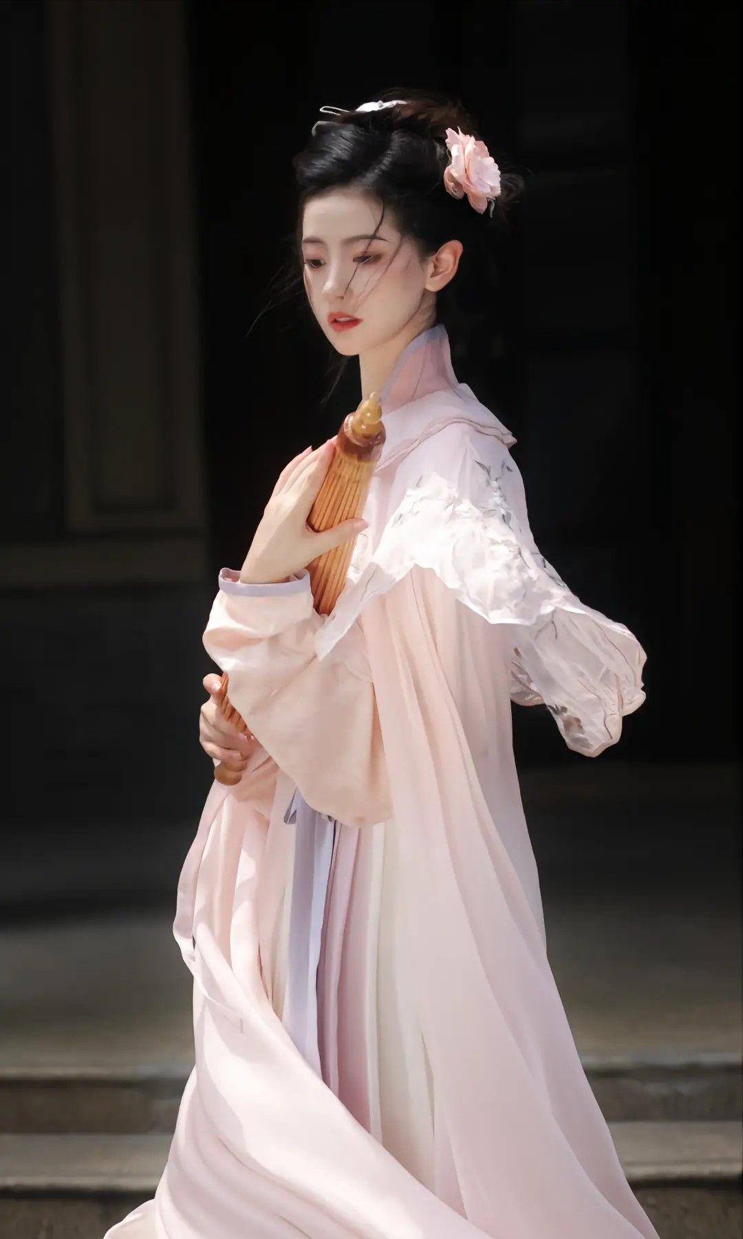 The Charms and Elegance of Horseface Skirts Waist Ornaments The Charms and Elegance of Horseface Skirts Waist Ornaments