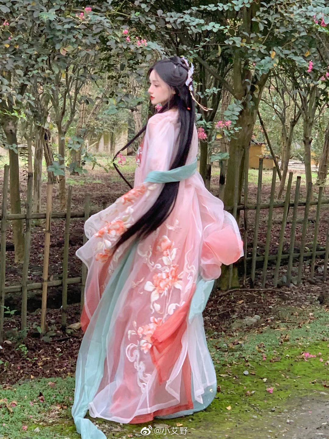 The Story of a Fifty-Year-Old Qipao Shop:The Four Girls Legacy The Story of a Fifty-Year-Old Qipao Shop:The Four Girls Legacy