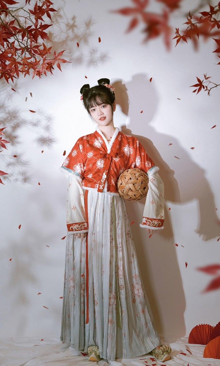 The Charm of Cheongsam Clasp:A Cultural Icon of Chinese Traditional Elegance The Charm of Cheongsam Clasp:A Cultural Icon of Chinese Traditional Elegance