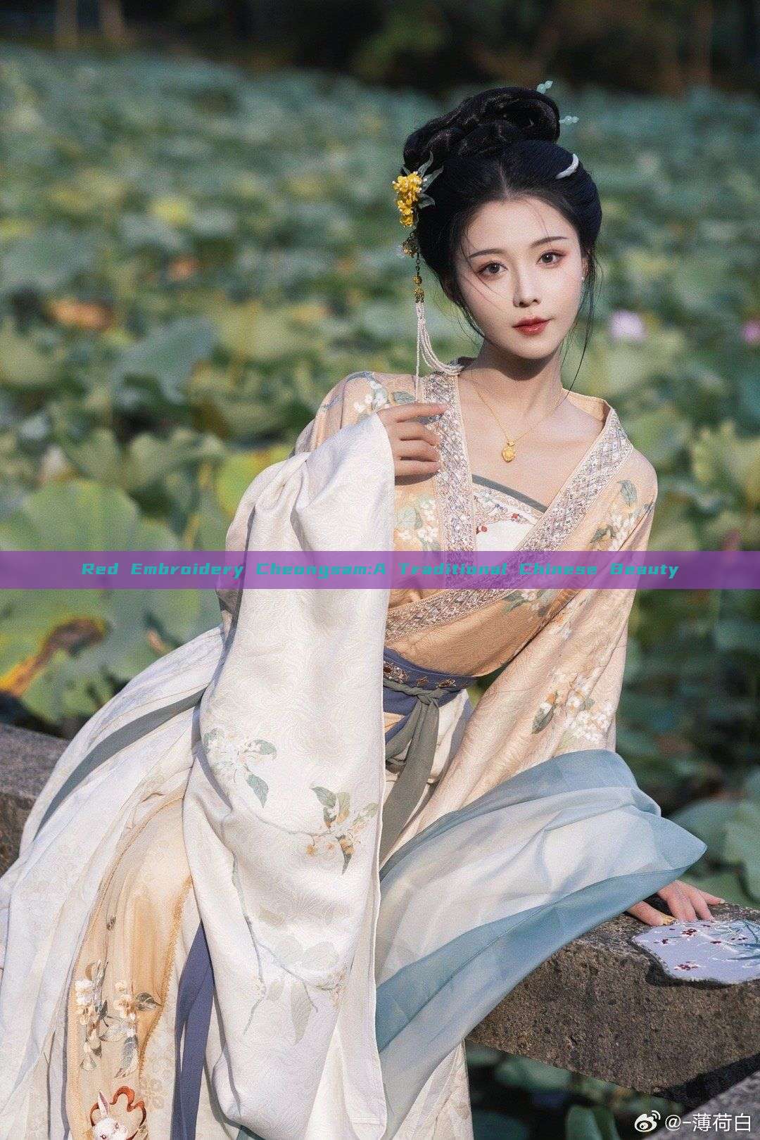 Red Embroidery Cheongsam:A Traditional Chinese Beauty Red Embroidery Cheongsam:A Traditional Chinese Beauty