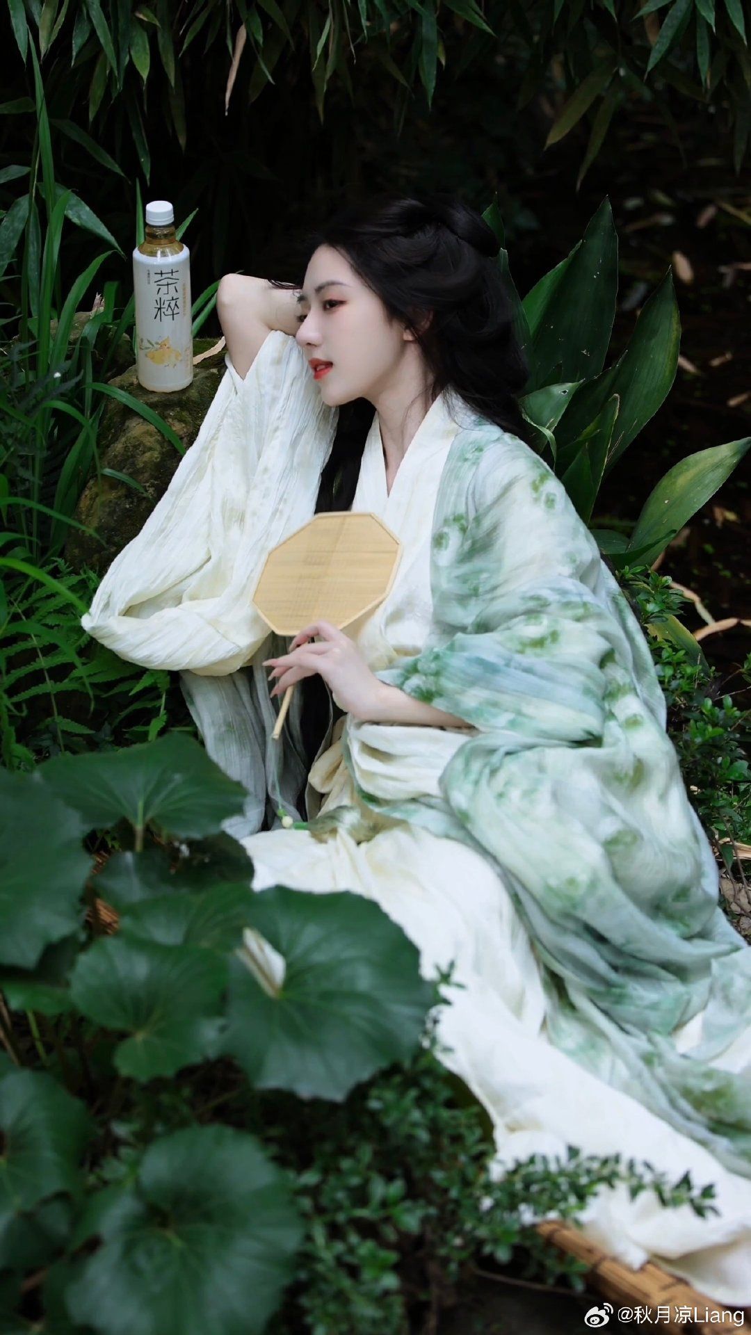 The Rise of Cheongsam:Fashion Revolution in 1930s China The Rise of Cheongsam:Fashion Revolution in 1930s China