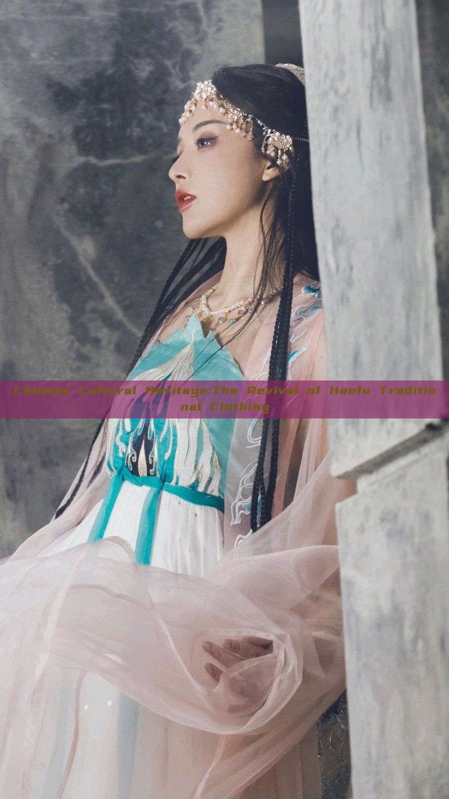 Chinese Cultural Heritage:The Revival of Hanfu Traditional Clothing Chinese Cultural Heritage:The Revival of Hanfu Traditional Clothing