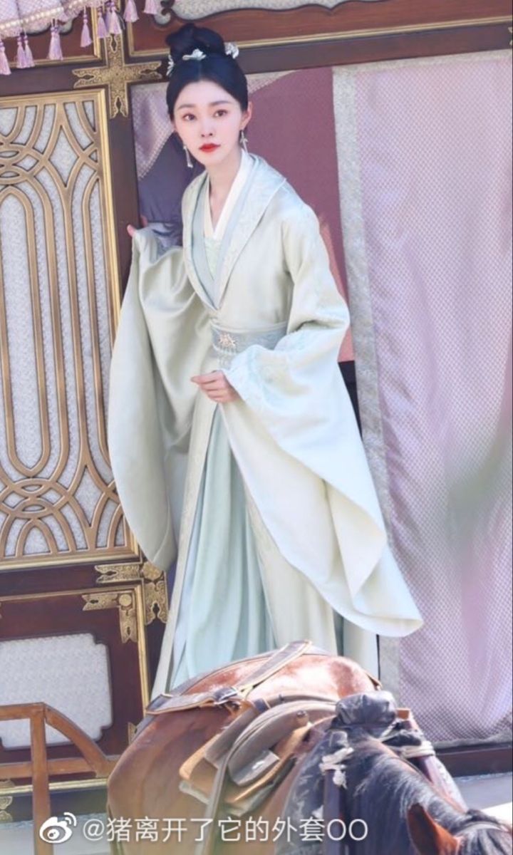 2023 New Wave of Cheongsam:Unveiling the Evolution in Traditional Elegance for Stage Performances 2023 New Wave of Cheongsam:Unveiling the Evolution in Traditional Elegance for Stage Performances