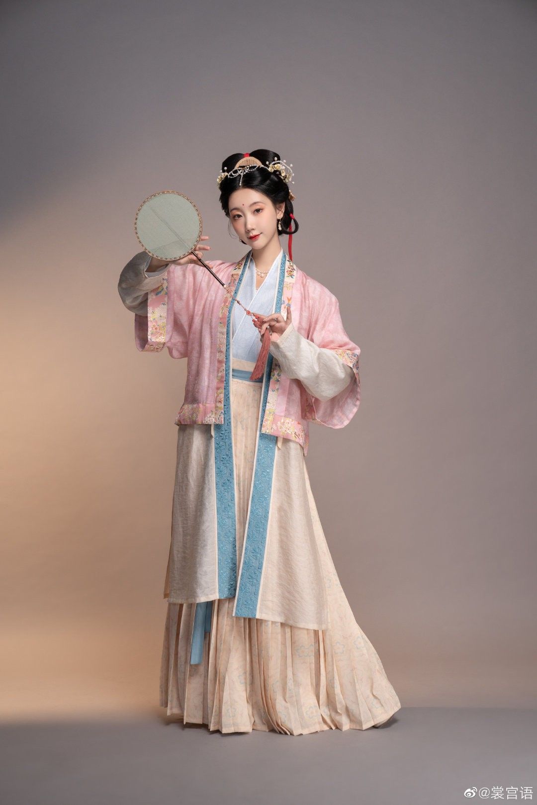 2023 New Cheongsam-Style Dress Collection:Embracing Traditional Elegance with Modern Flavor 2023 New Cheongsam-Style Dress Collection:Embracing Traditional Elegance with Modern Flavor